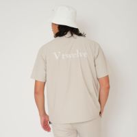 ヴィトゥエルブのハイネックシャツ