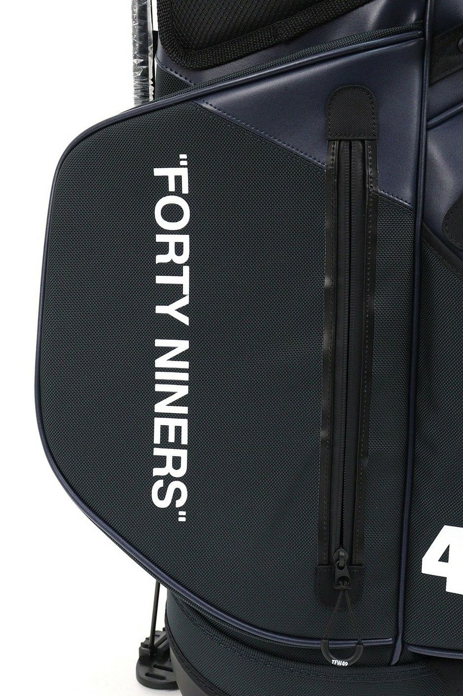 ティーエフダブリューフォーティーナインのキャディバッグ