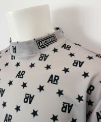 アルチビオのハイネックシャツ