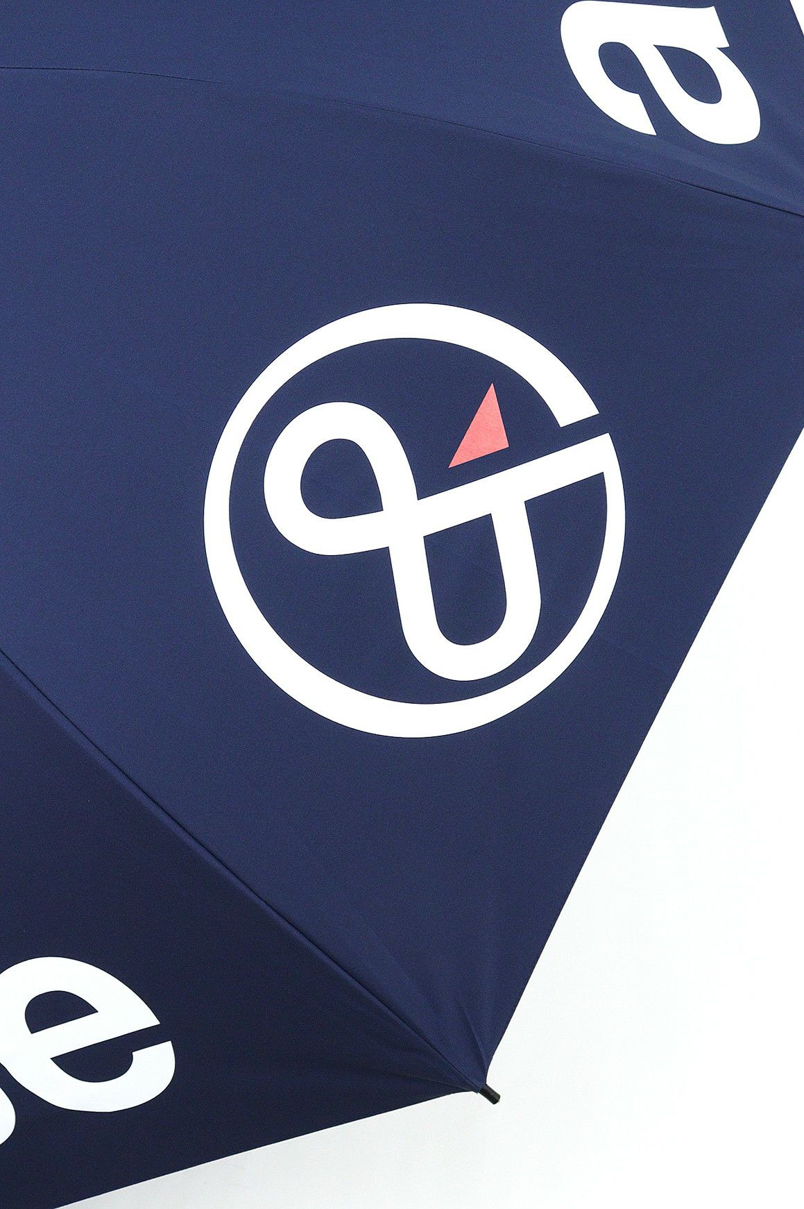 アンパスィの傘