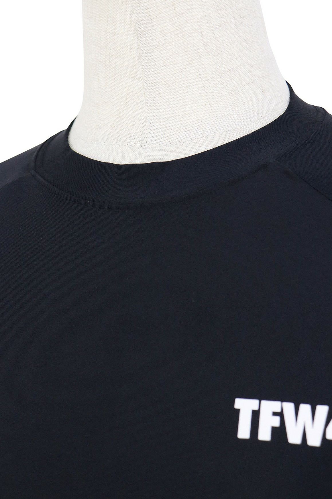 ティーエフダブリューフォーティーナインのインナーシャツ