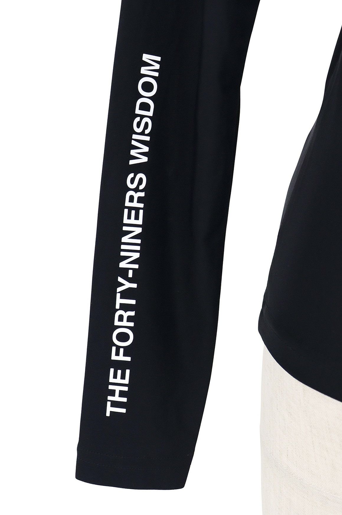 ティーエフダブリューフォーティーナインのインナーシャツ