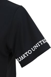 クアルトユナイテッドのハイネックシャツ