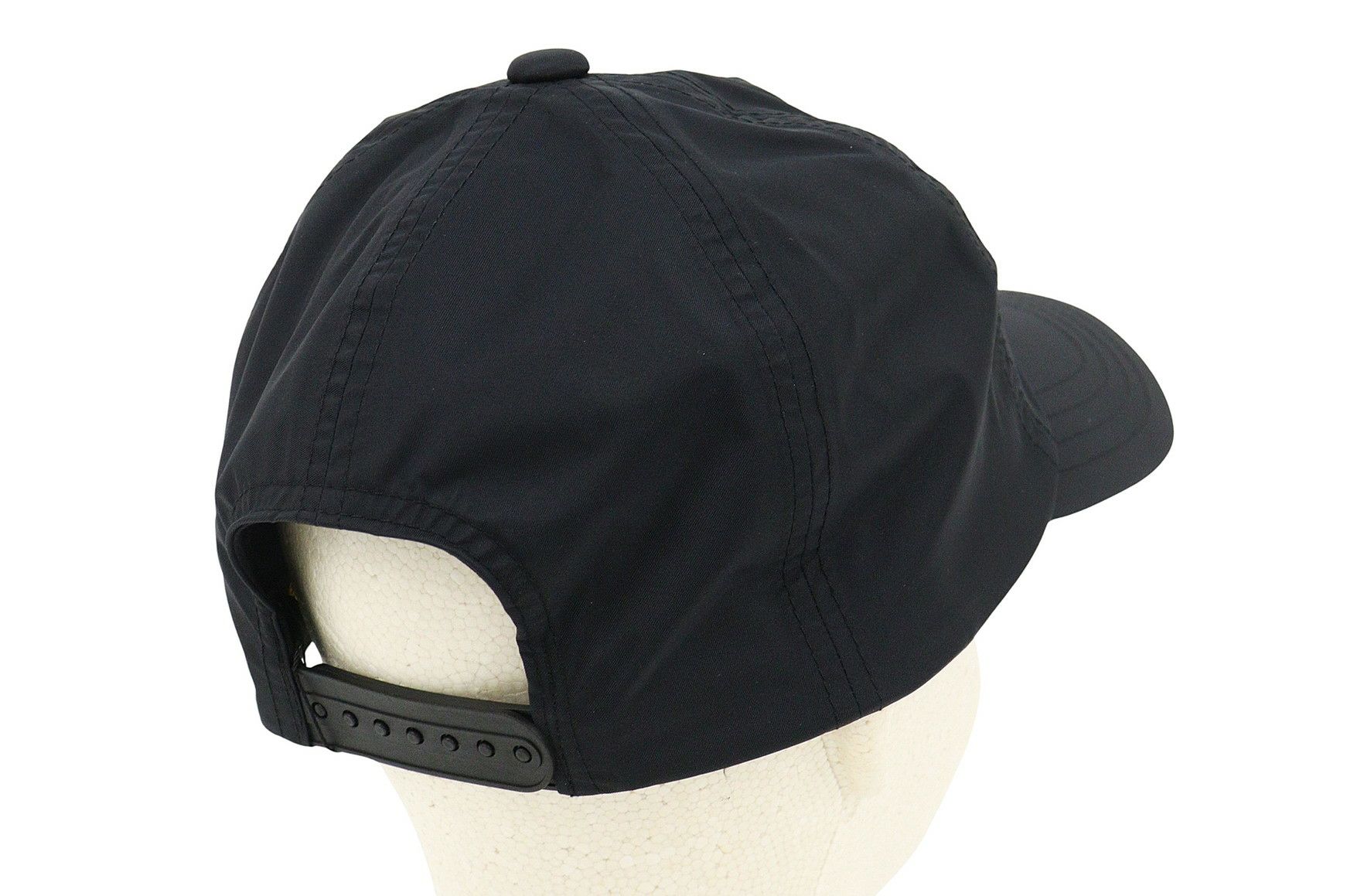 レザレクションのキャップ