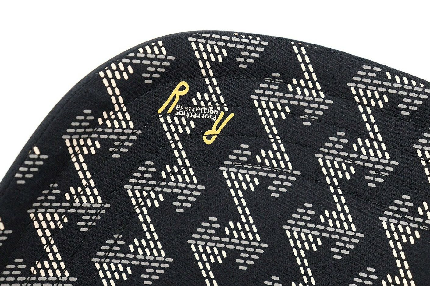 レザレクションのキャップ