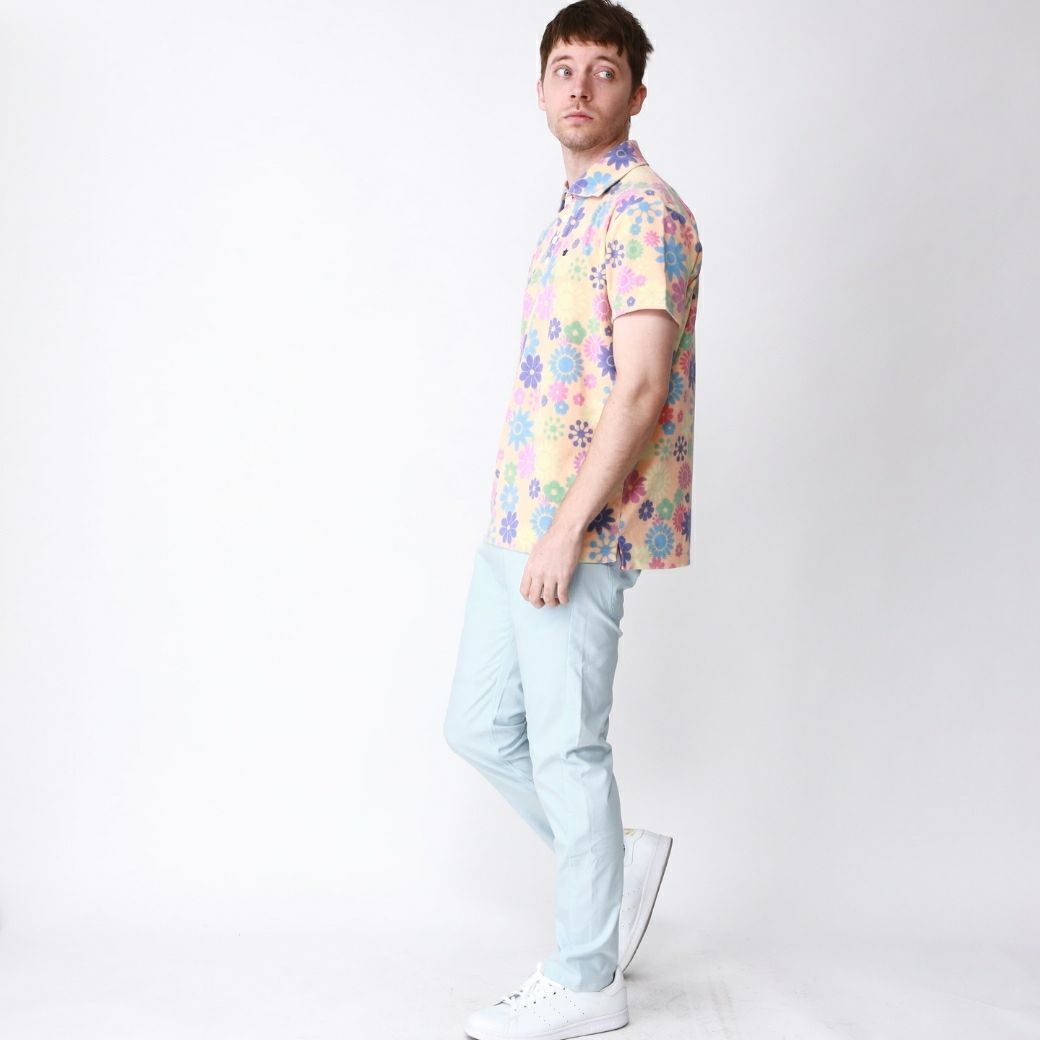 ティーエムティーのポロシャツ