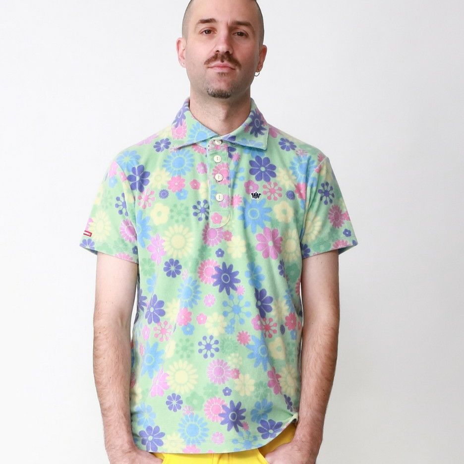 ティーエムティーのポロシャツ