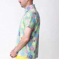 ティーエムティーのポロシャツ