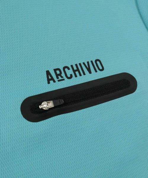 アルチビオのハイネックシャツ