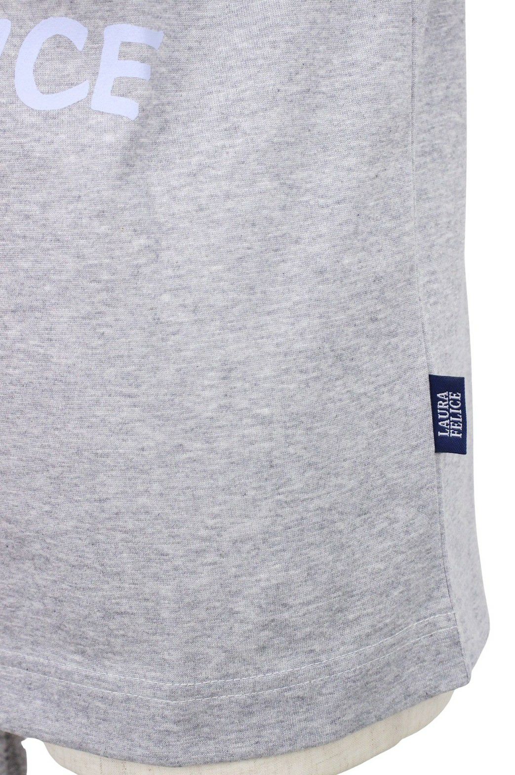 ラウラフェリーチェのTシャツ