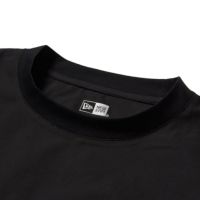ニューエラのTシャツ