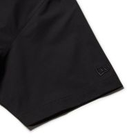 ニューエラのTシャツ
