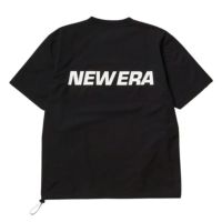 ニューエラのTシャツ
