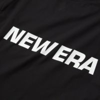ニューエラのTシャツ