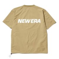 ニューエラのTシャツ