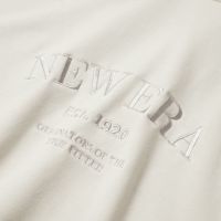 ニューエラのパーカー