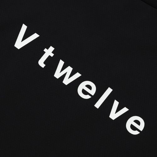 V12ゴルフのハイネックシャツ