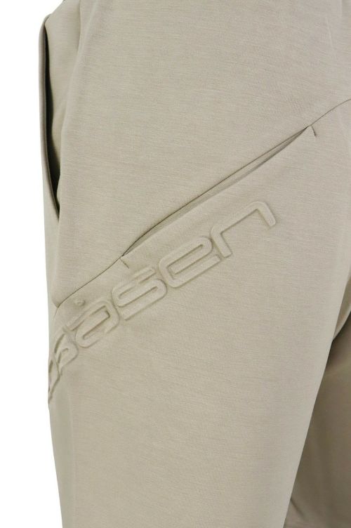ロサーセンのハーフパンツ