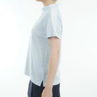 トミーヒルフィガーのハイネックシャツ