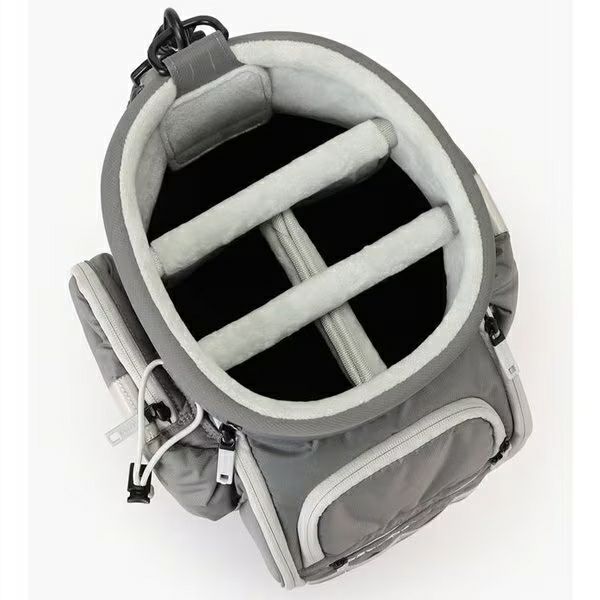 ブリーフィングゴルフのキャディバッグ