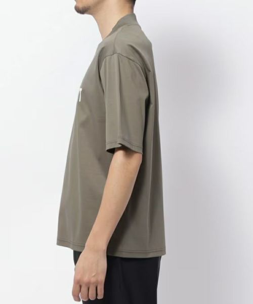 アダバットのＴシャツ