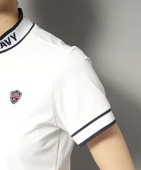 アダバットのハイネックシャツ