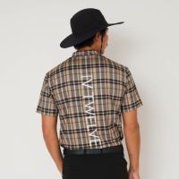 ヴィトゥエルブのハイネックシャツ