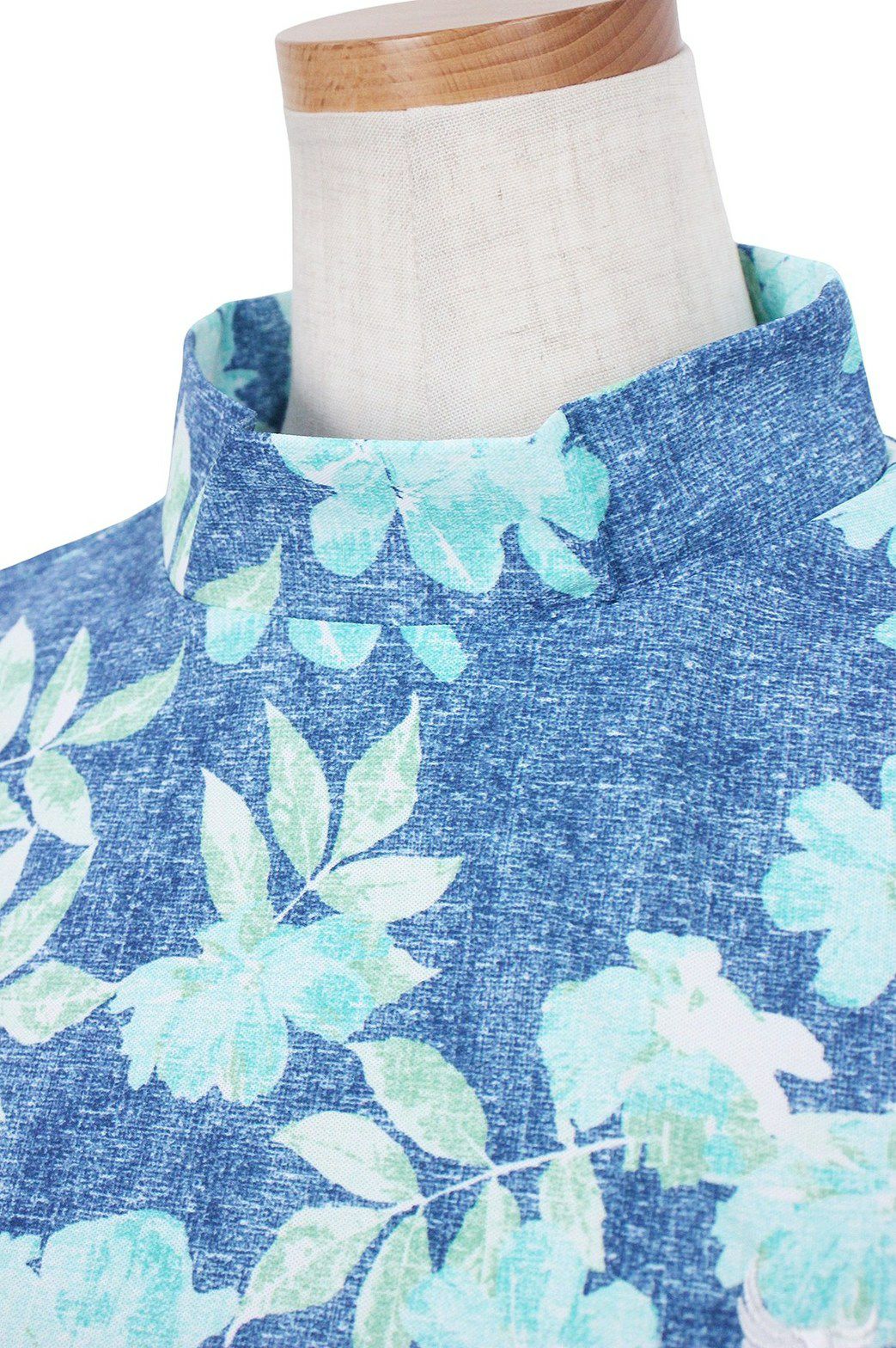 クランクのハイネックシャツ