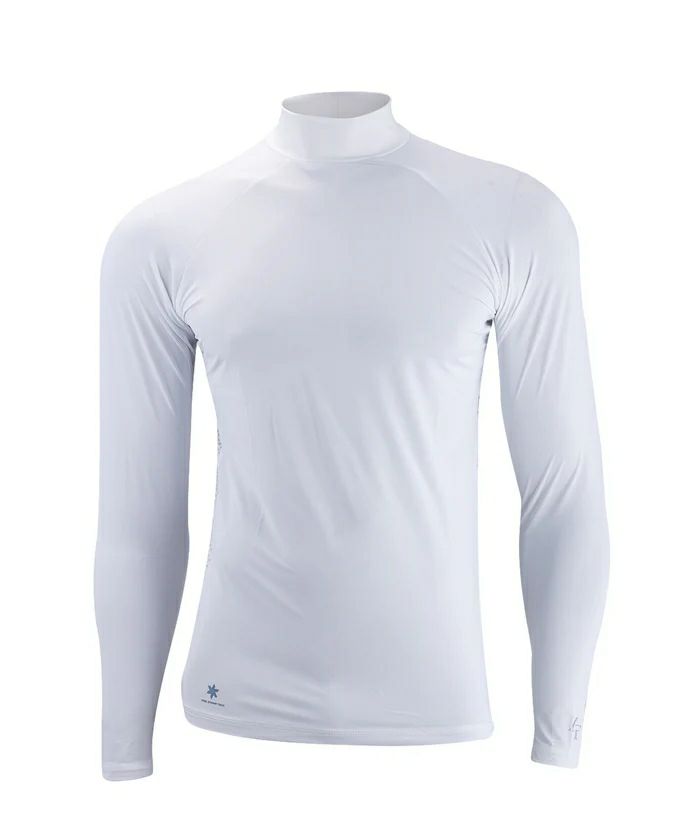 ゼロフィットのハイネックシャツ