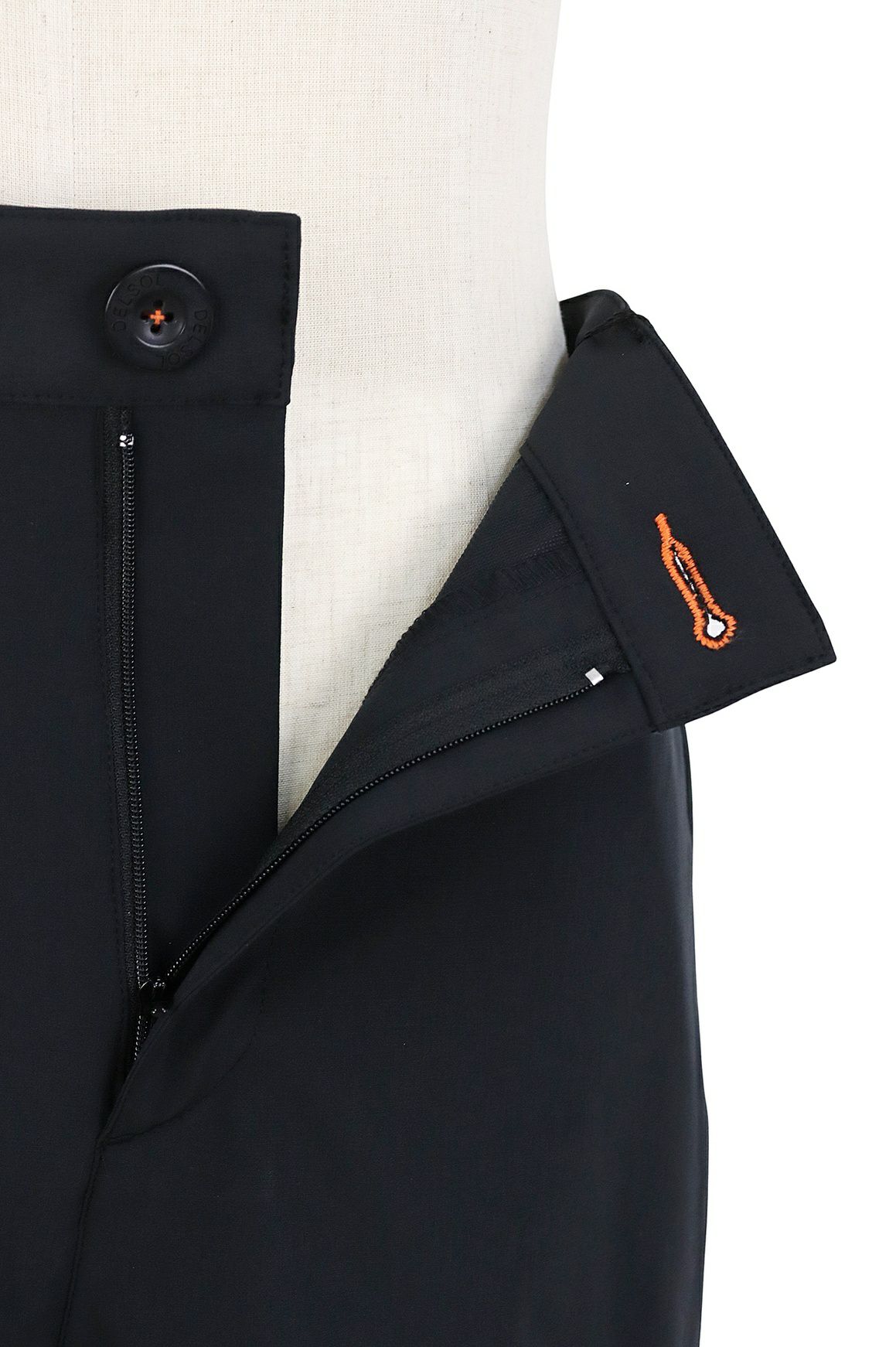 デルソルゴルフのパンツ