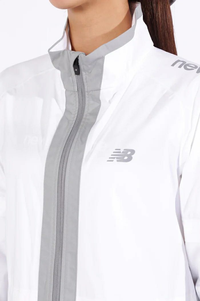 ニューバランスゴルフのレインワンピース