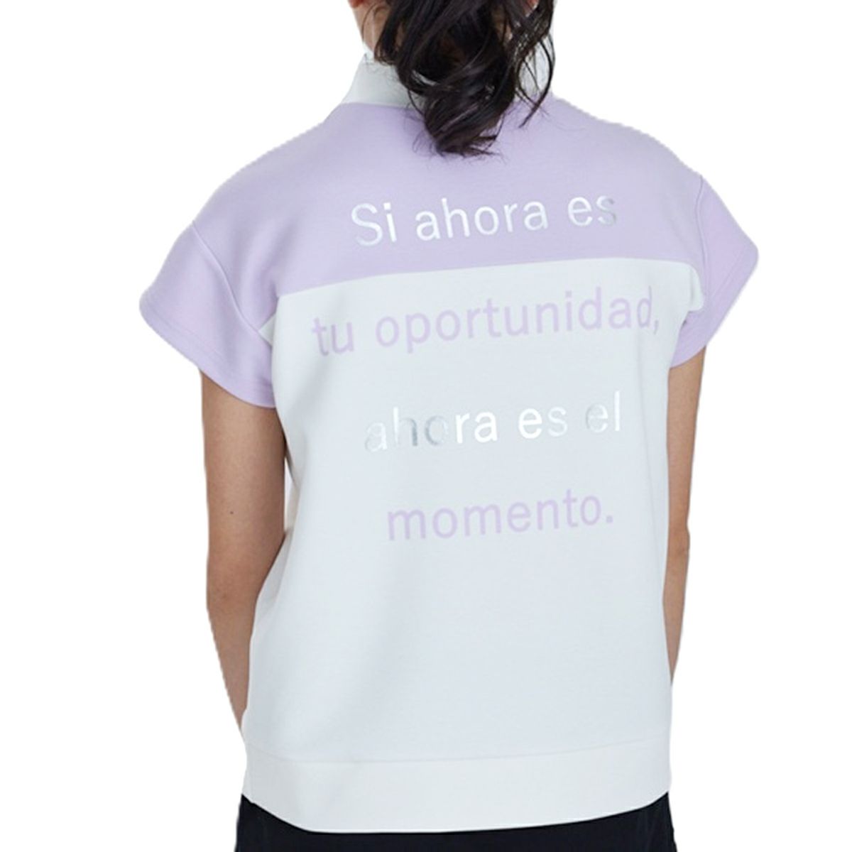 モナデルソルのハイネックシャツ