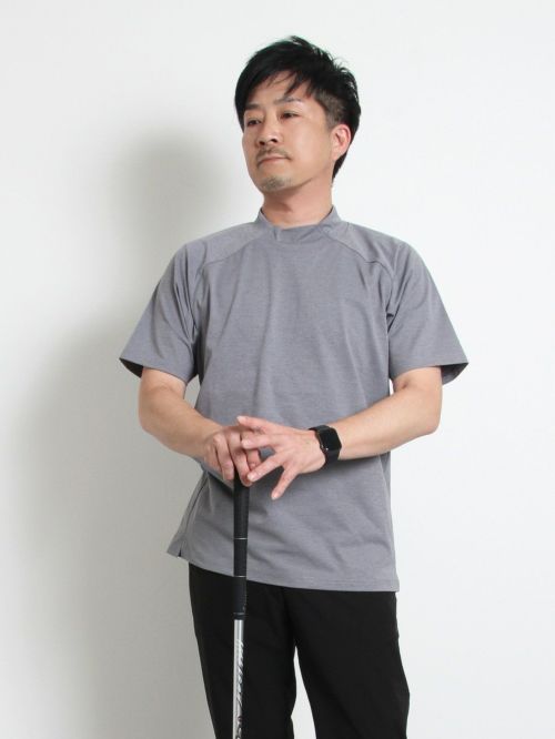 アンドゴルフのハイネックシャツ