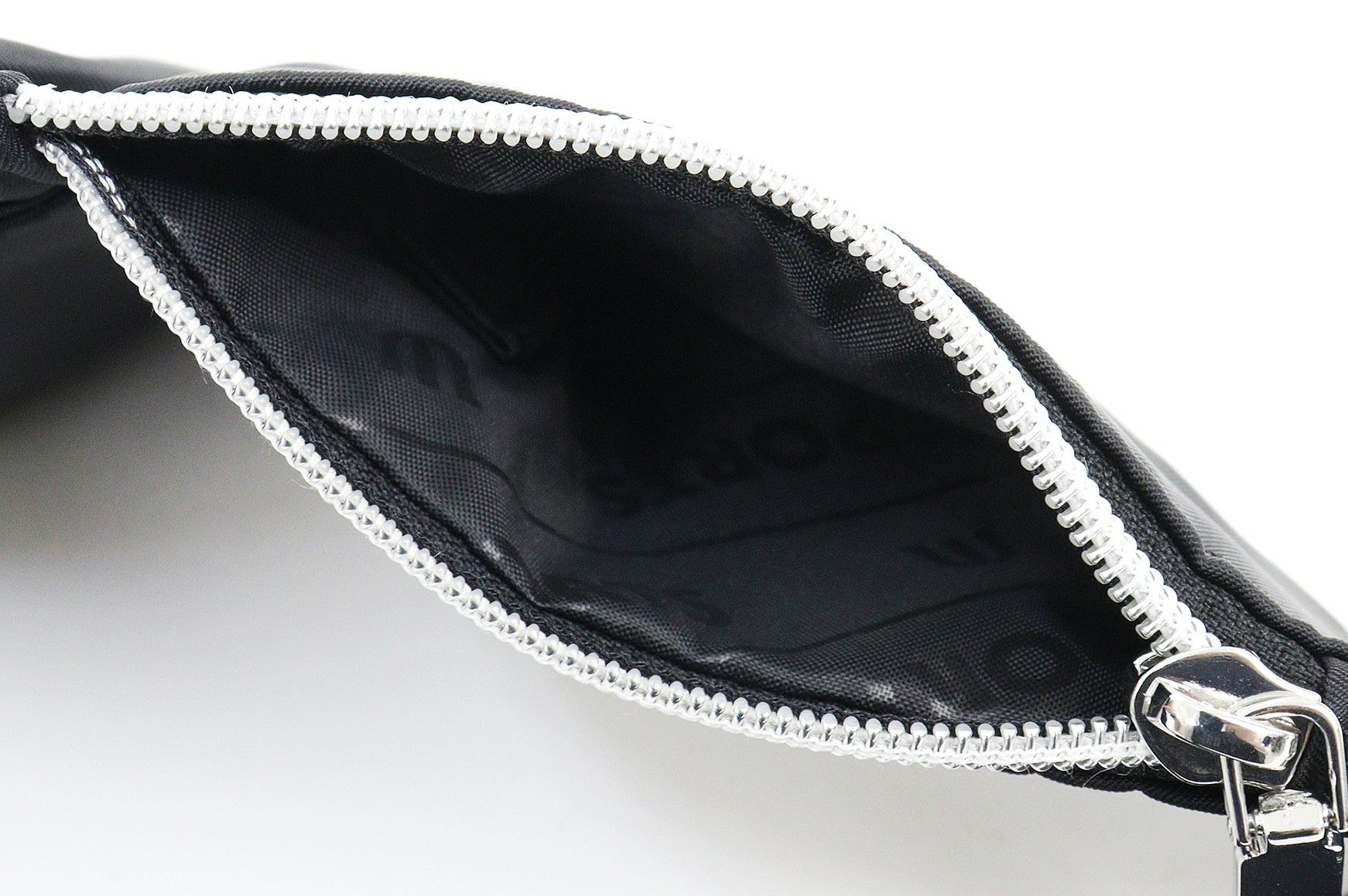 MUスポーツのウエストポーチ