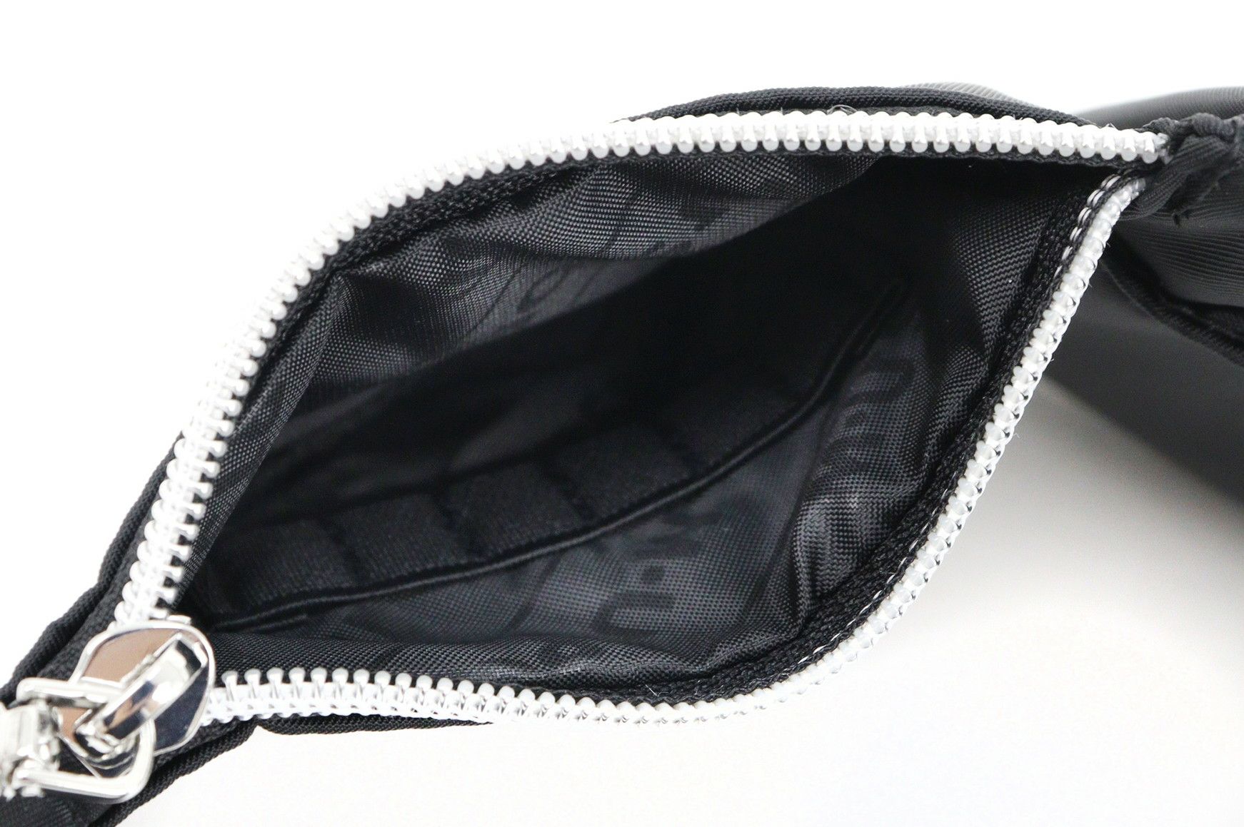 MUスポーツのウエストポーチ