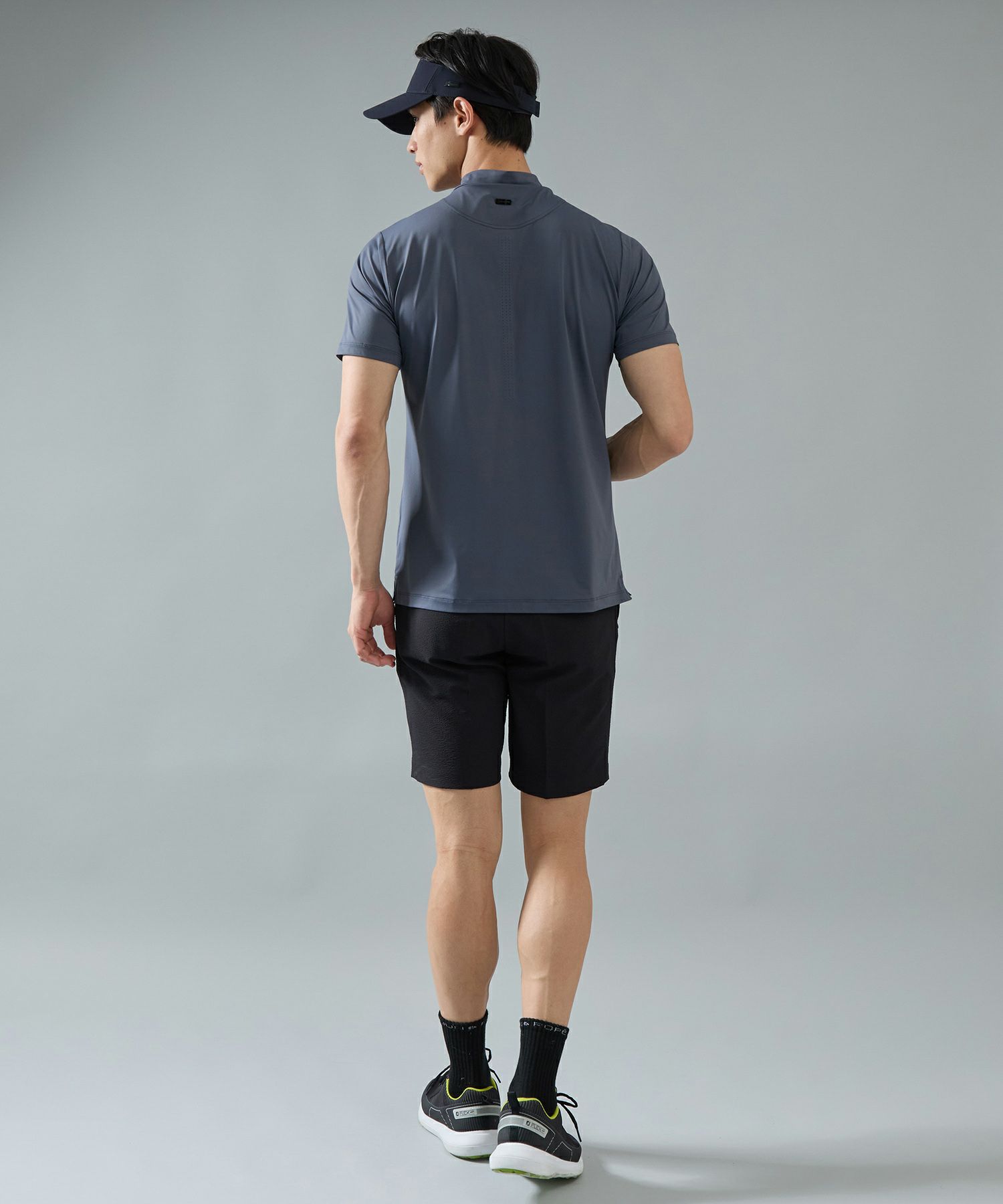 ジュン＆ロペのハイネックシャツ