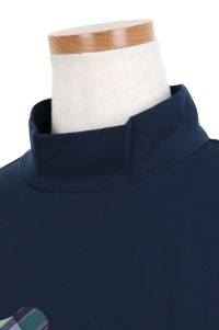 ヒールクリークのハイネックシャツ