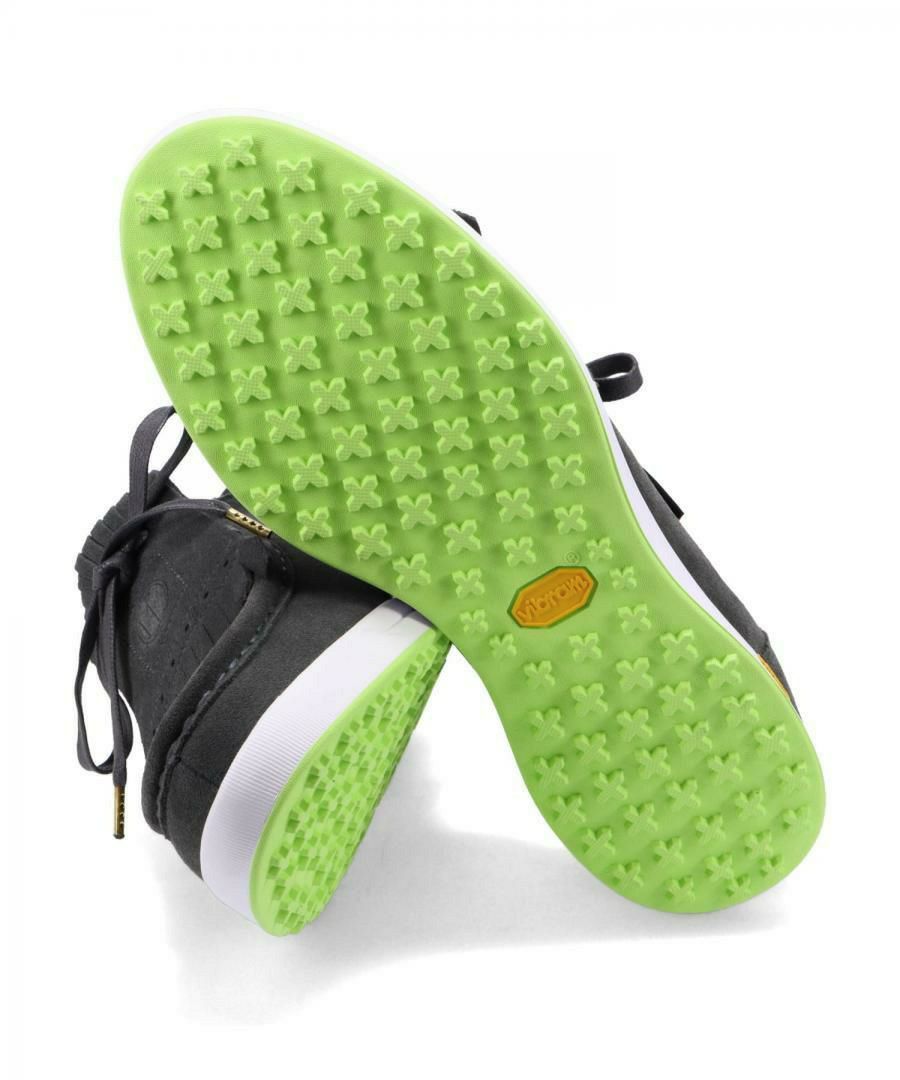 フープレイのシューズ