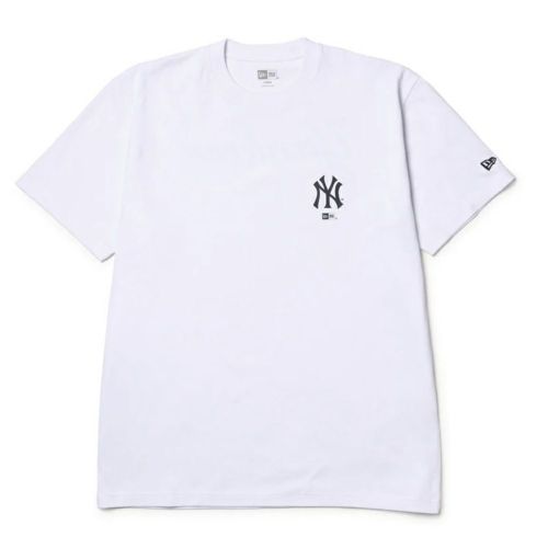 ニューエラのTシャツ