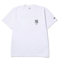 ニューエラのTシャツ
