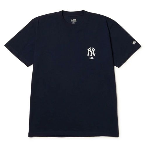 ニューエラのTシャツ