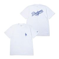 ニューエラのTシャツ