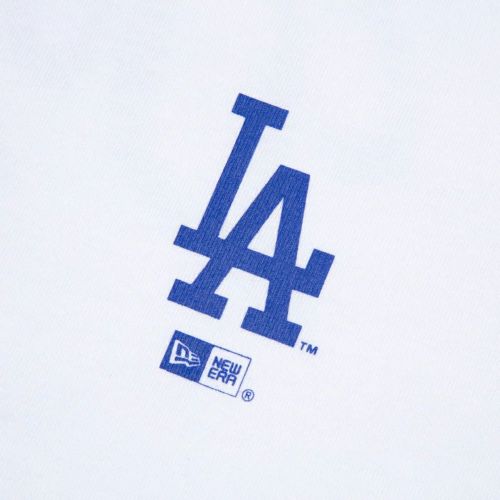 ニューエラのTシャツ