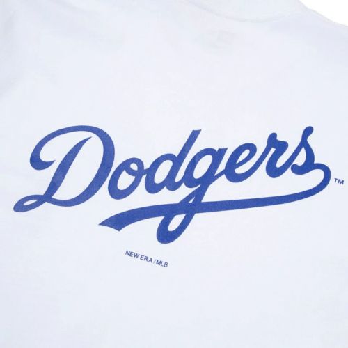ニューエラのTシャツ