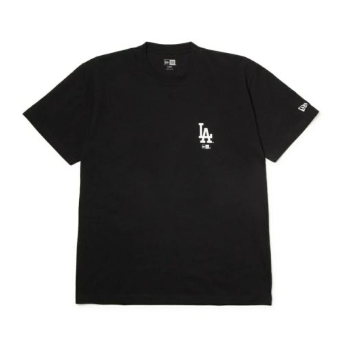 ニューエラのTシャツ