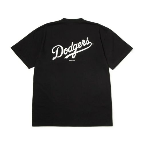 ニューエラのTシャツ