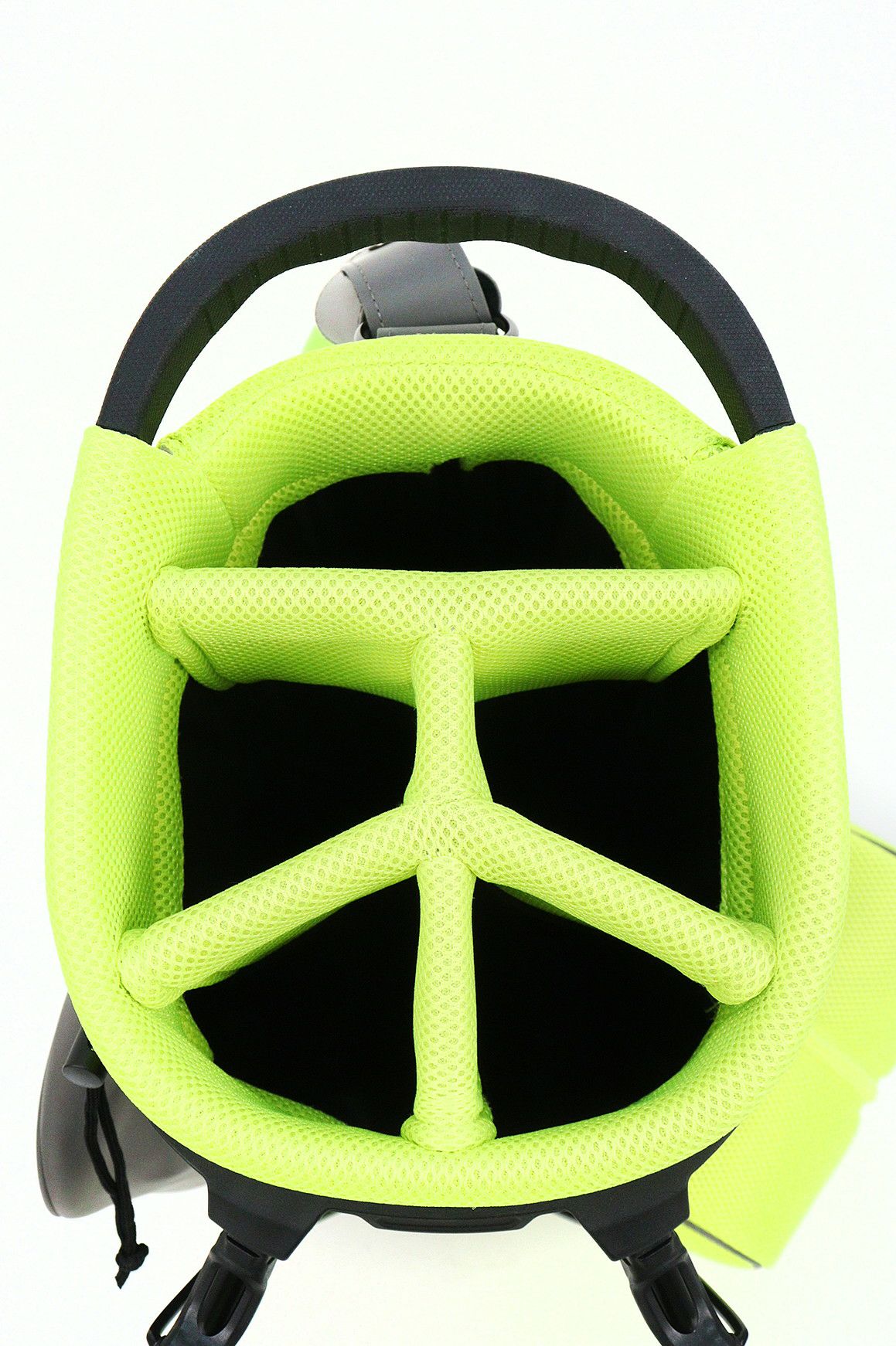 ピーダブリュサーキュラスのキャディバッグ