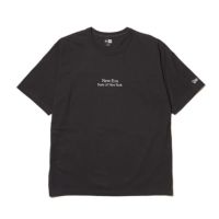 ニューエラのTシャツ
