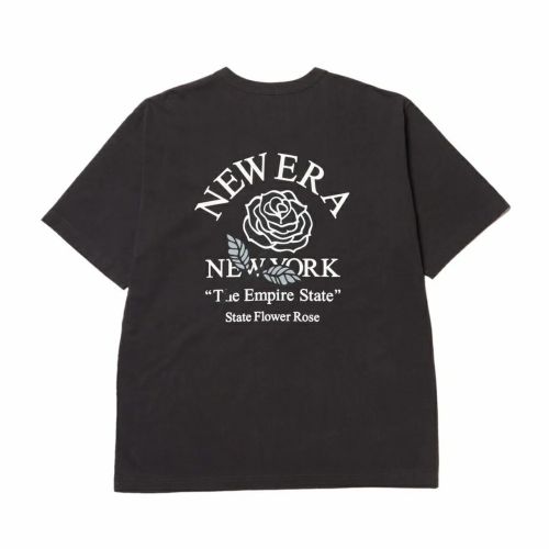ニューエラのTシャツ