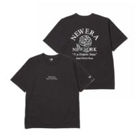 ニューエラのTシャツ